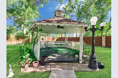 207 Shady Nook Lane, Friendswood, TX 77546 - Photo 23