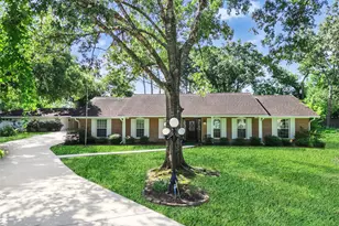 207 Shady Nook Ln, Friendswood, TX 77546 - Photo 1