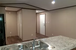 609 Front St, Richmond, TX 77469 - Photo 3