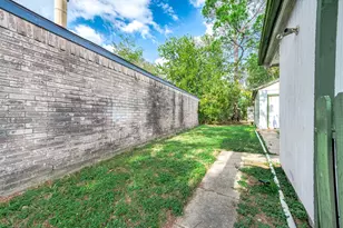 16034 Glen Mar Dr, Houston, TX 77082 - Photo 17