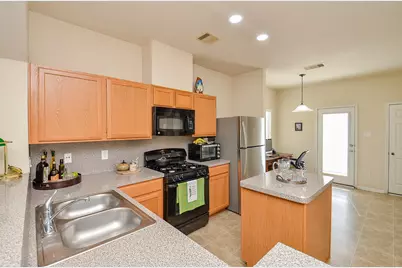 1706 Claremont Garden Circle, Houston, TX 77047 - Photo 7