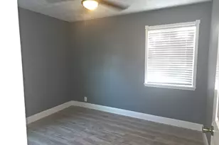 9330 Chesterfield Dr, Houston, TX 77051 - Photo 7