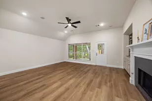 2 Gilded Crest Ct, The Woodlands, TX 77382 - Photo 11