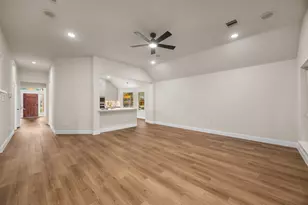 2 Gilded Crest Ct, The Woodlands, TX 77382 - Photo 11