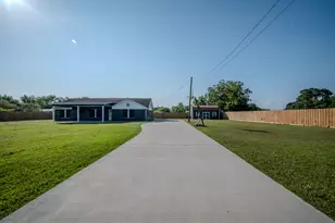 1102 Crosby Dayton Rd, Crosby, TX 77532 - Photo 1