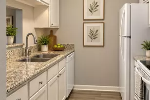 2800 Jeanetta St, Houston, TX 77063 - Photo 5