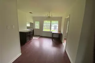5711 Thrush Dr, Houston, TX 77033 - Photo 9