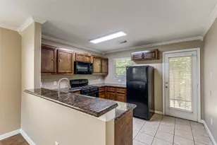 5915 Santa Cecilia Ln, Houston, TX 77017 - Photo 9