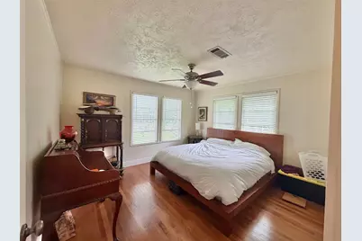 1521 Detroit Avenue, Nederland, TX 77627 - Photo 15