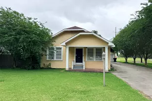 1521 Detroit Ave, Nederland, TX 77627 - Photo 1