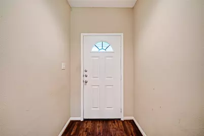8639 Valley Gold Court, Houston, TX 77078 - Photo 5