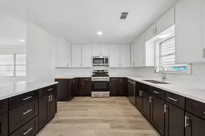 1079 Redfish Street, Bayou Vista, TX 77563 - Photo 7