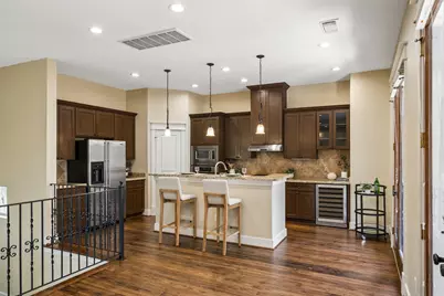 437 Jackson Hill Street, Houston, TX 77007 - Photo 9