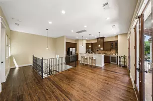 437 Jackson Hill St, Houston, TX 77007 - Photo 9