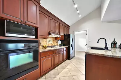 505 Seagrove Street, La Porte, TX 77571 - Photo 3