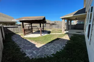 627 Oak Cir Dr E, Conroe, TX 77301 - Photo 17