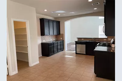 627 Oak Circle Drive E, Conroe, TX 77301 - Photo 5
