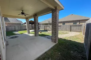 627 Oak Cir Dr E, Conroe, TX 77301 - Photo 17