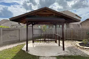 627 Oak Cir Dr E, Conroe, TX 77301 - Photo 19