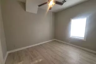 2526 3rd 1/2 Ave N, Texas City, TX 77590 - Photo 5