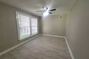 2526 3rd 1/2 Ave N, Texas City, TX 77590 - Photo 11
