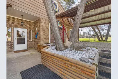 9820 Lake Forest Circle N, Brenham, TX 77833 - Photo 3