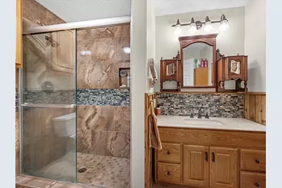 9820 Lake Forest Circle N, Brenham, TX 77833 - Photo 9