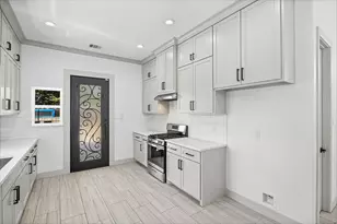 7105 Weyburn St, Houston, TX 77028 - Photo 11