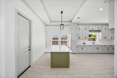 7105 Weyburn Street, Houston, TX 77028 - Photo 9