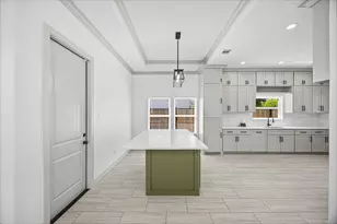 7105 Weyburn St, Houston, TX 77028 - Photo 9