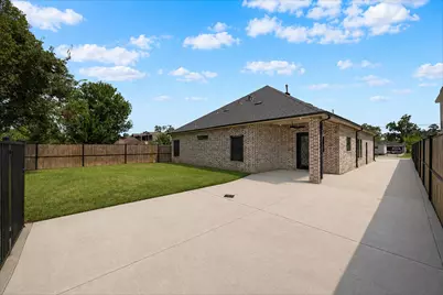 7105 Weyburn Street, Houston, TX 77028 - Photo 31