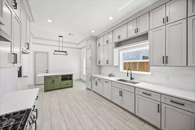 7105 Weyburn Street, Houston, TX 77028 - Photo 13