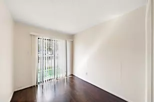 2818 S Bartell Dr, Houston, TX 77054 - Photo 11