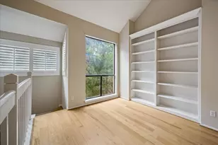 130 Sugar Berry Cir, Houston, TX 77024 - Photo 15