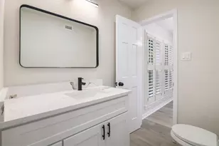 6903 Vinewood Cir, Houston, TX 77088 - Photo 15