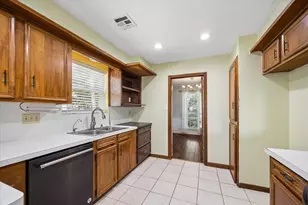 1714 Ashford Hollow Ln, Houston, TX 77077 - Photo 11