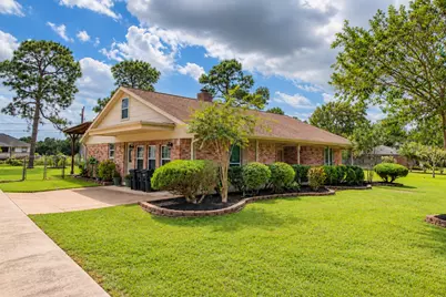 12315 Thaman Drive, Dickinson, TX 77539 - Photo 1