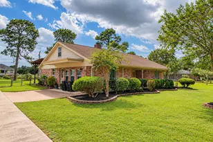 12315 Thaman Dr, Dickinson, TX 77539 - Photo 1