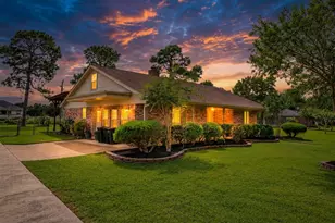 12315 Thaman Dr, Dickinson, TX 77539 - Photo 1