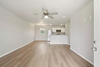 258 Plez Morgan Drive #E, Montgomery, TX 77356 - Photo 7