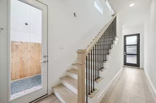 10923 Brookeshire Chase Ln, Houston, TX 77043 - Photo 7