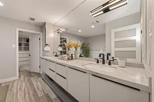 5422 Valerie St, Bellaire, TX 77401 - Photo 29