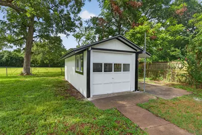 310 Nasturtium Street, Lake Jackson, TX 77566 - Photo 37
