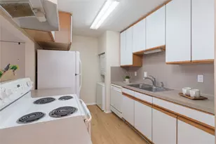 9707 Richmond Ave, Houston, TX 77042 - Photo 5