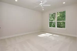 34 Honeycomb Rdg Pl, The Woodlands, TX 77380 - Photo 17