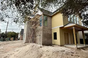 1002 E 6th 1/2 St, Houston, TX 77009 - Photo 5