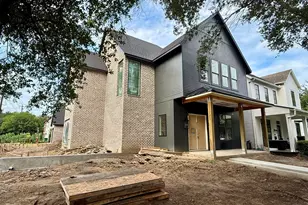 1002 E 6th 1/2 St, Houston, TX 77009 - Photo 5