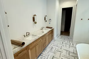 1002 E 6th 1/2 St, Houston, TX 77009 - Photo 15
