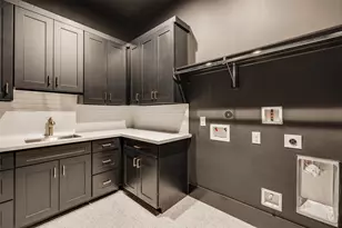 1002 E 6th 1/2 St, Houston, TX 77009 - Photo 19