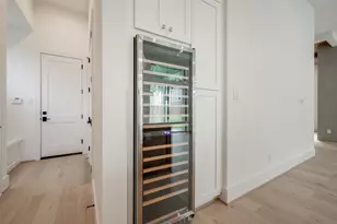 1002 E 6th 1/2 St, Houston, TX 77009 - Photo 11